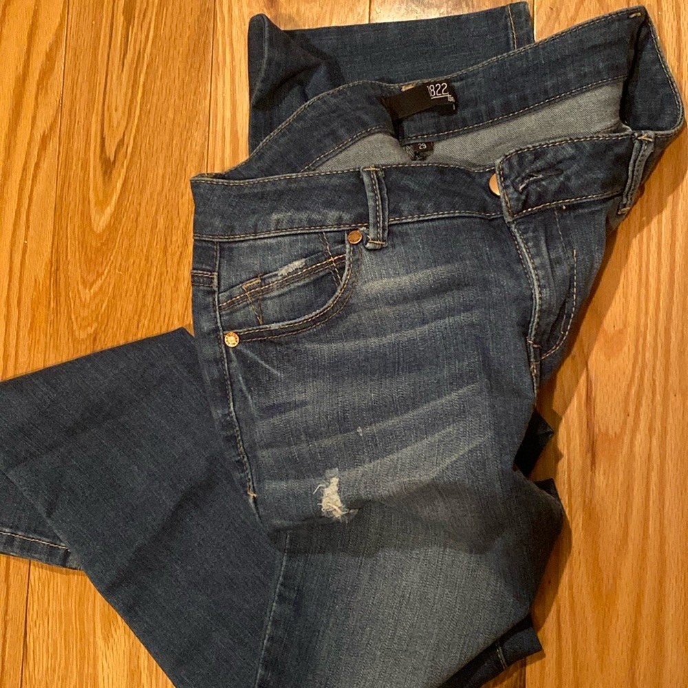 1822 Denim Distressed Skinny Jean *Never Worn*